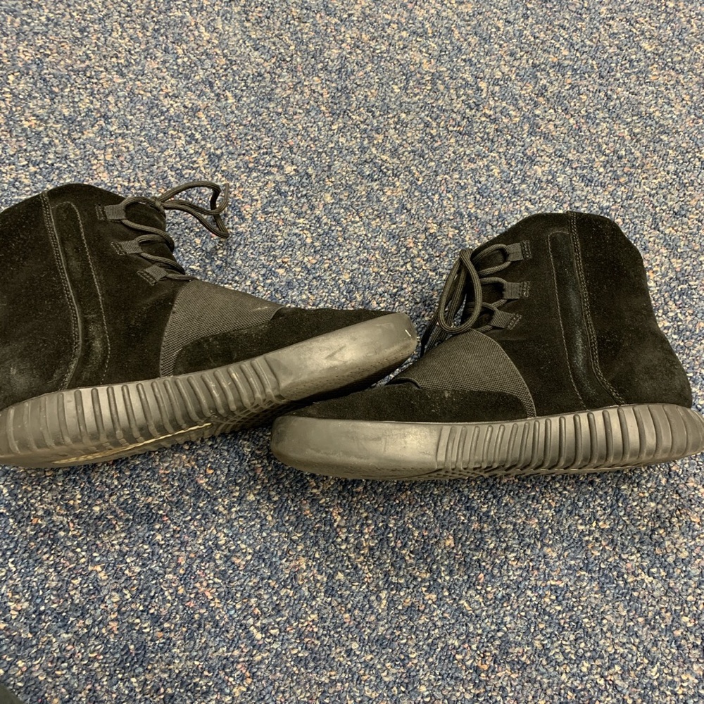Yeezy 750’s black